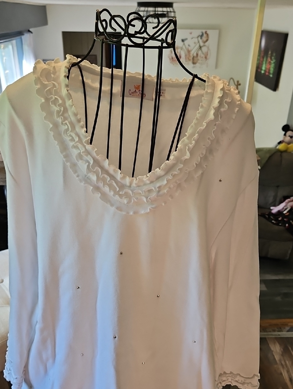 👚Quacker Factory White Long Sleeve Ruffle & Rhinestone Top - Picture 3 of 8